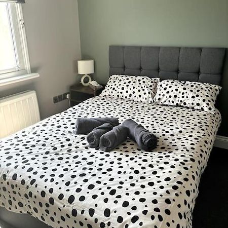The One-Bedroom Central Brighton Retreat ภายนอก รูปภาพ